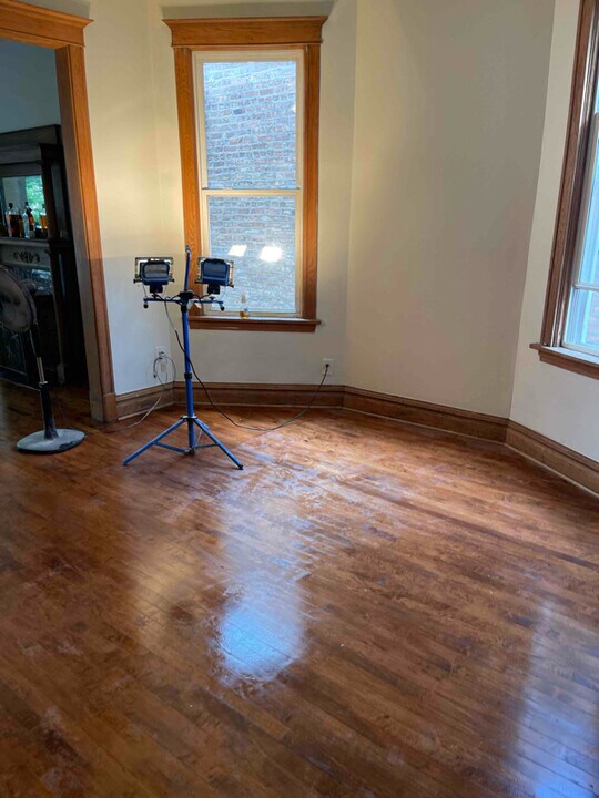 1918 N Spaulding Ave, Unit 2F in Chicago, IL - Foto de edificio