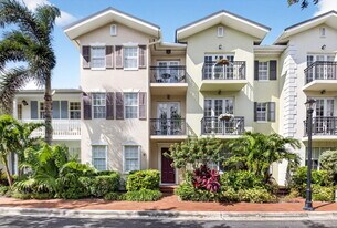 1054 E Heritage Club Cir in Delray Beach, FL - Building Photo