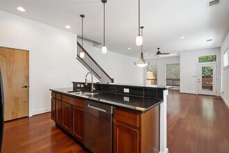 2209 Thornton Rd in Austin, TX - Building Photo - Building Photo
