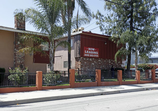 Victoria Apartments in Highland, CA - Building Photo - Building Photo