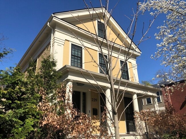 229 Concord Ave in Cambridge, MA - Building Photo - Building Photo