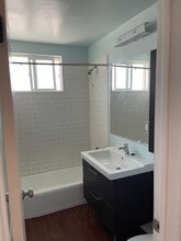 2925 E Artesia Blvd in Long Beach, CA - Foto de edificio - Building Photo