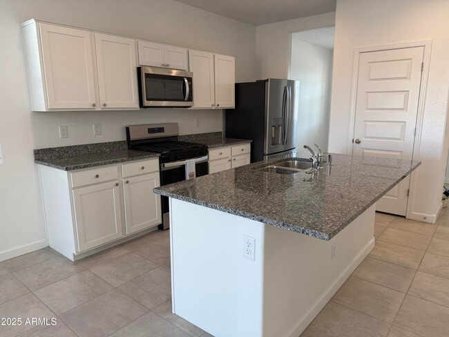 40060 W Hillman Dr in Maricopa, AZ - Building Photo - Building Photo