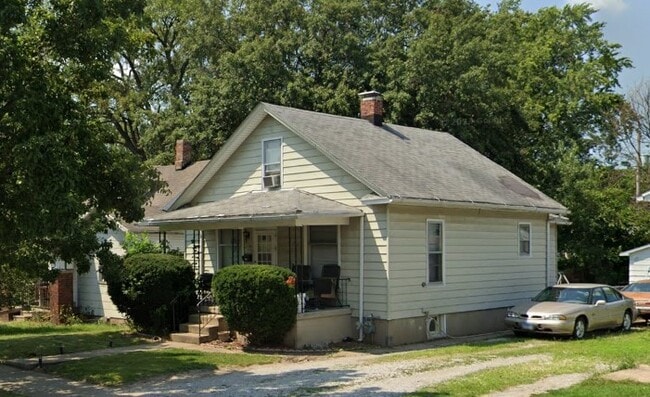 property at 1804 E Lawrence St