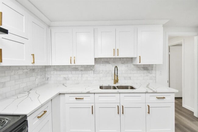 1802 E Martha Ln in Pasadena, TX - Building Photo - Building Photo