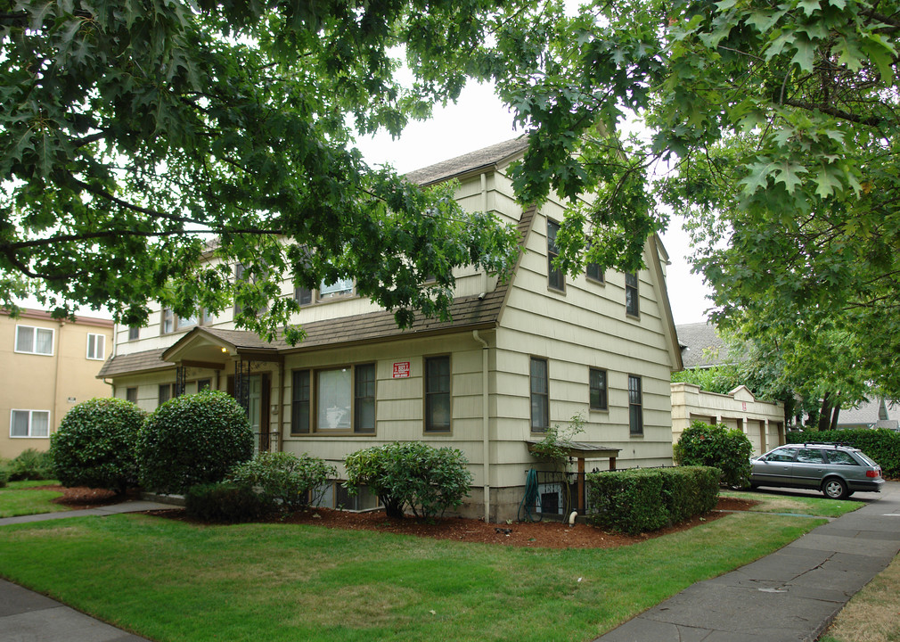 610 E 14th Ave in Eugene, OR - Building Photo