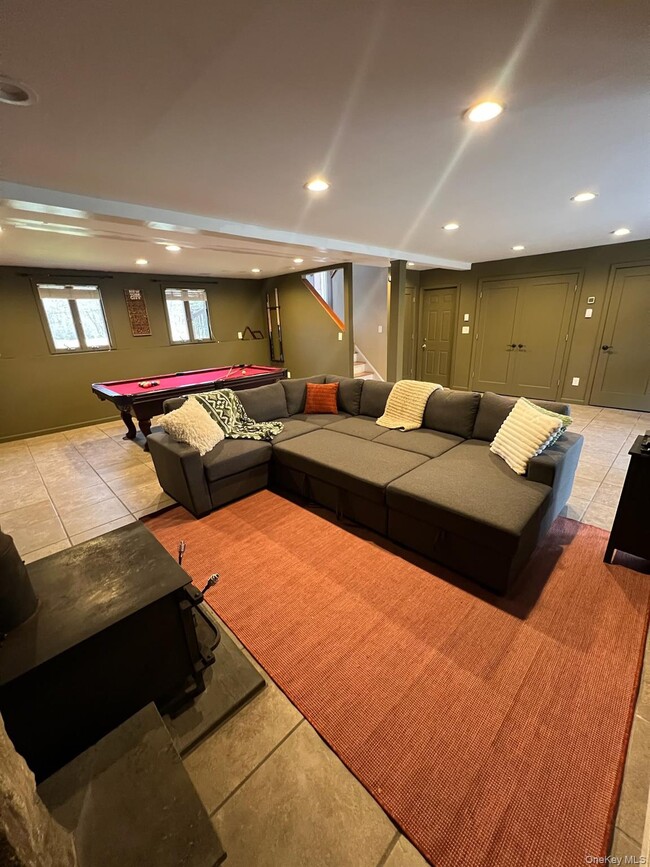 25 Pinebrook Loop in Hopewell Junction, NY - Building Photo - Building Photo