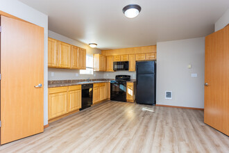 Centerwood Apartments in Seattle, WA - Building Photo - Interior Photo