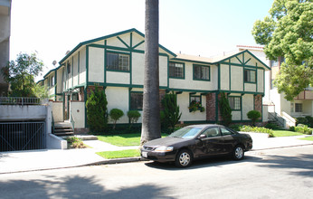 446-448 Myrtle St in Glendale, CA - Building Photo - Building Photo