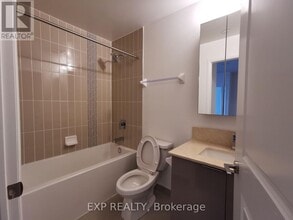 99 Eagle Rock Way in Vaughan, ON - Building Photo - Building Photo