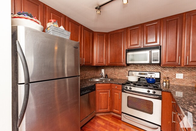 property at 3900 N Pine Grove Ave