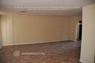 2401 24th Way in Sarasota, FL - Building Photo - Building Photo