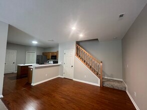 9355 Villa Creek Dr in Avon, IN - Building Photo - Building Photo