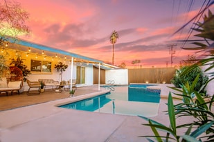 2043 Sombrero Dr in Las Vegas, NV - Building Photo