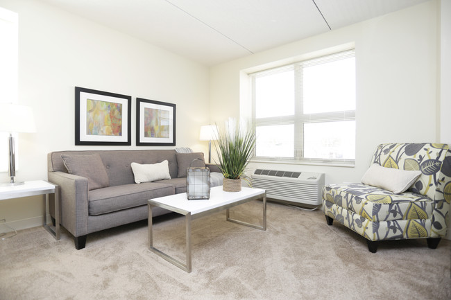 Midway Pointe Senior Residences in Chicago, IL - Building Photo - Interior Photo