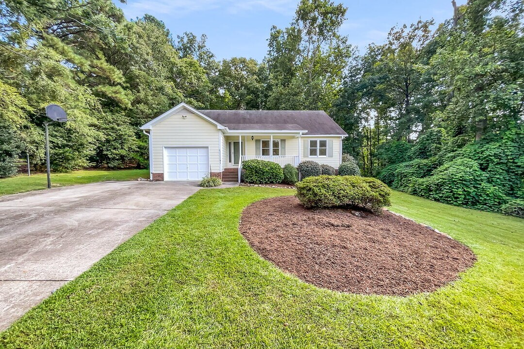 209 Clearwater Ct in Clayton, NC - Building Photo