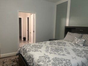 6357 Shore Vista Pl in Apollo Beach, FL - Foto de edificio - Building Photo