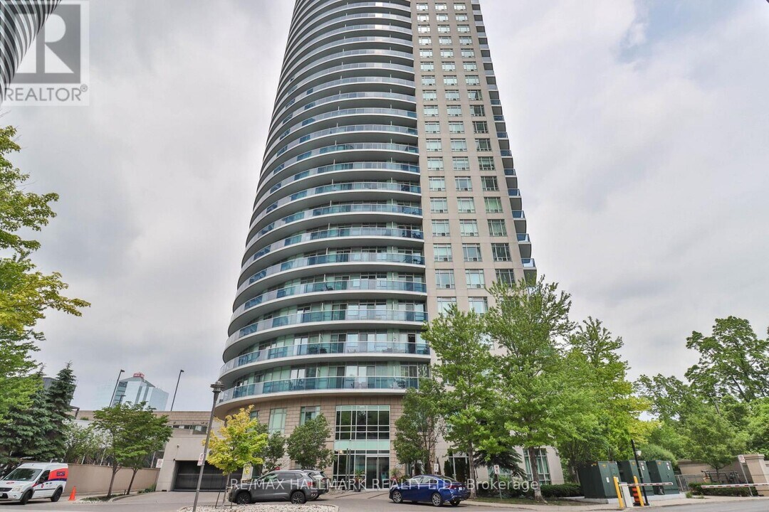 80 Absolute Ave in Mississauga, ON - Building Photo