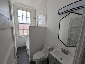 82 W Broadway in Salem, NJ - Building Photo - Interior Photo