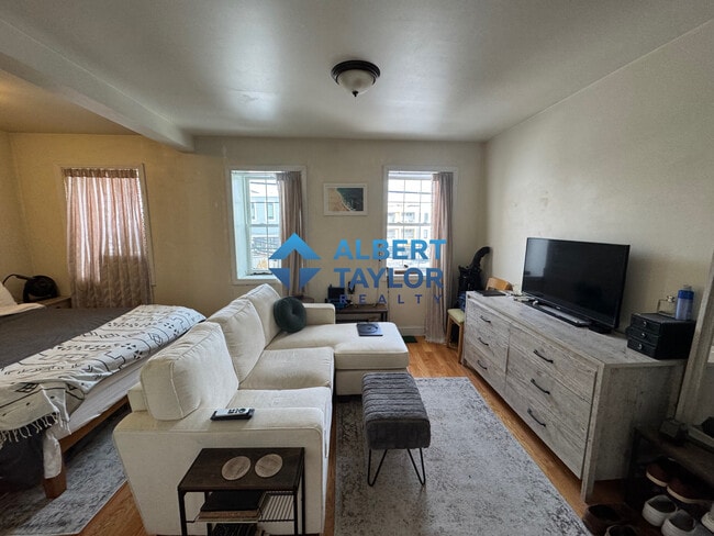 83 Bolton St, Unit #1