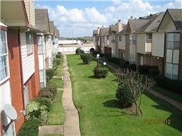 Rosewood Manor Townhomes in Houston, TX - Building Photo