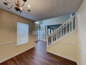 300 Carriage Lake Ln in Stockbridge, GA - Building Photo - Building Photo