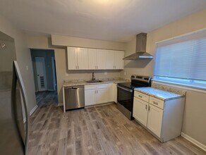 9855 Lorna Ln in St. Louis, MO - Building Photo - Building Photo