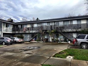 300 E. Walnut St Lodi  Apartments in Lodi, CA - Building Photo - Other