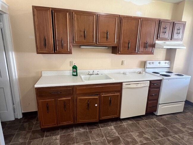 property at 1513 Linden St