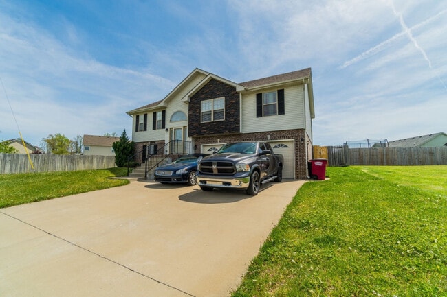 3431 Barkers Mill Rd in Clarksville, TN - Building Photo - Building Photo