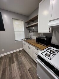 343 S Monroe St photo'