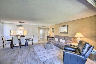 6265 Midnight Pass Rd in Siesta Key, FL - Building Photo - Building Photo