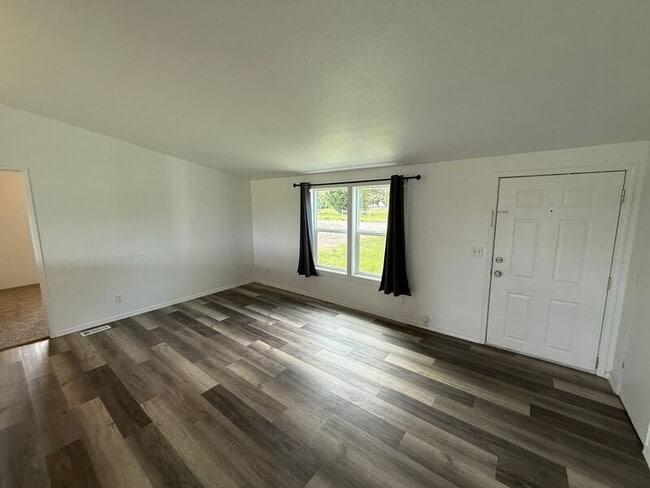 4655 NE Elliott Cir in Corvallis, OR - Building Photo - Building Photo