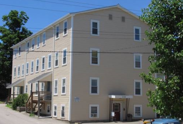 Strafford Apartments in Farmington, NH - Building Photo