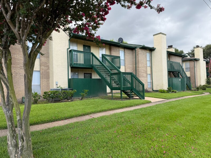 1516 Bay Area Blvd in Houston, TX - Building Photo