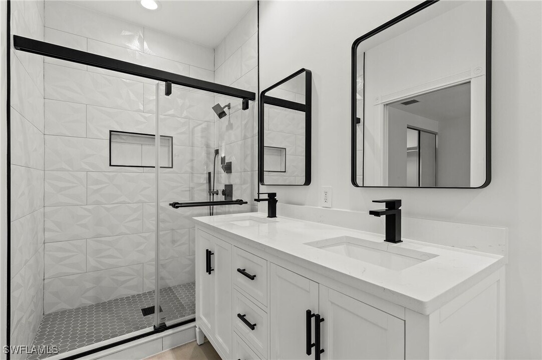 15316 Latitude Dr in Bonita Springs, FL - Building Photo