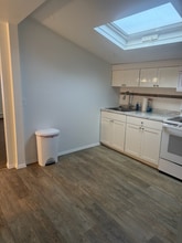 18 Linden Pl in Smithtown, NY - Building Photo - Building Photo