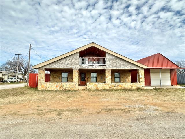 618 S Oak St in Ranger, TX - Building Photo