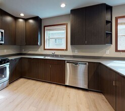 806 12th Ave SE in Minneapolis, MN - Building Photo - Building Photo
