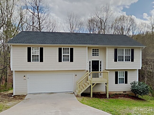1078 Bridle Creek Dr in Flowery Branch, GA - Building Photo - Building Photo