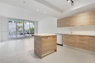 1756 N Bayshore Dr in Miami, FL - Building Photo - Building Photo