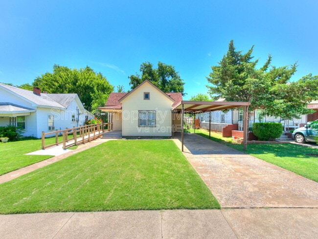property at 532 SW 27th St