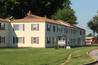 Triangle Park Apartments in Louisville, KY - Building Photo - Building Photo