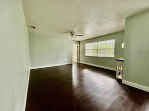 1155 Heidi Ct in DeLand, FL - Foto de edificio - Building Photo