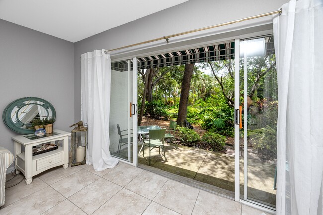 4616 Mirabella Ct in St Pete Beach, FL - Building Photo - Building Photo