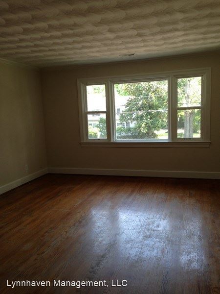 1530 W Little Creek Rd in Norfolk, VA - Building Photo - Building Photo