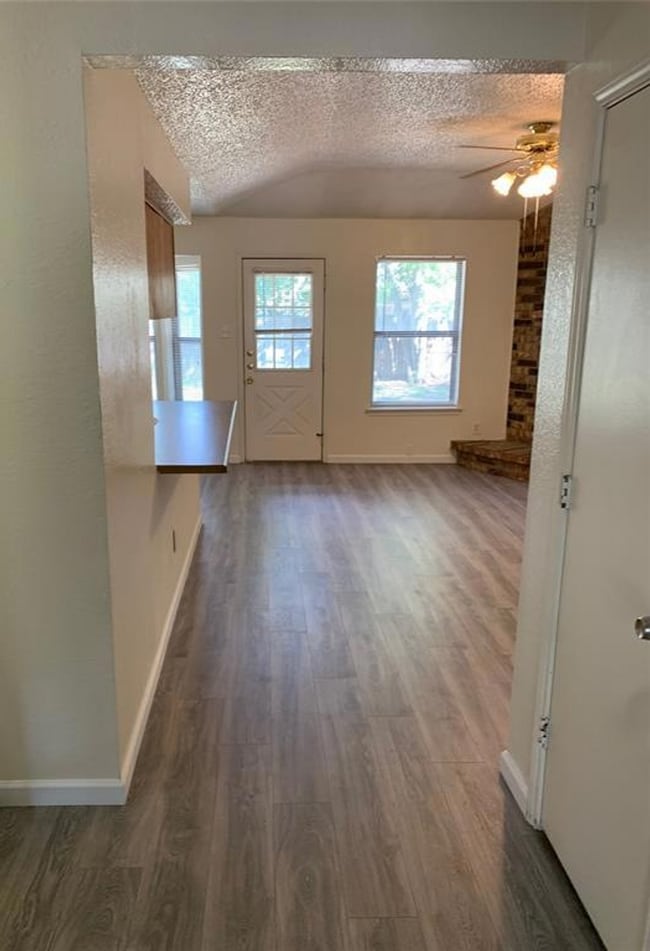 7304 Meadowbrook Dr in Watauga, TX - Building Photo - Building Photo