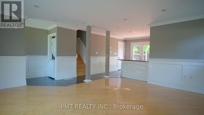7 Waterbury Dr in Toronto, ON - Building Photo - Building Photo