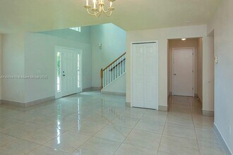 6057 Ridge Lake Cir in Vero Beach, FL - Building Photo - Building Photo
