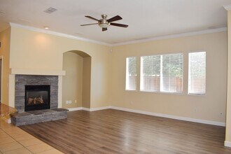 9449 Century Oaks Ln in Elk Grove, CA - Building Photo - Building Photo